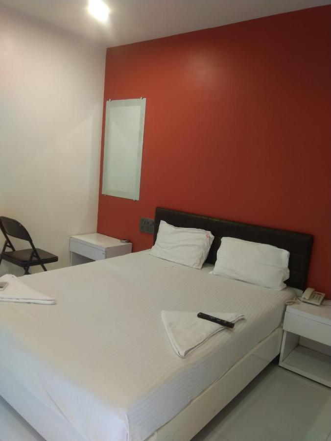 Sky Mahal Hotel มุมไบ ภายนอก รูปภาพ